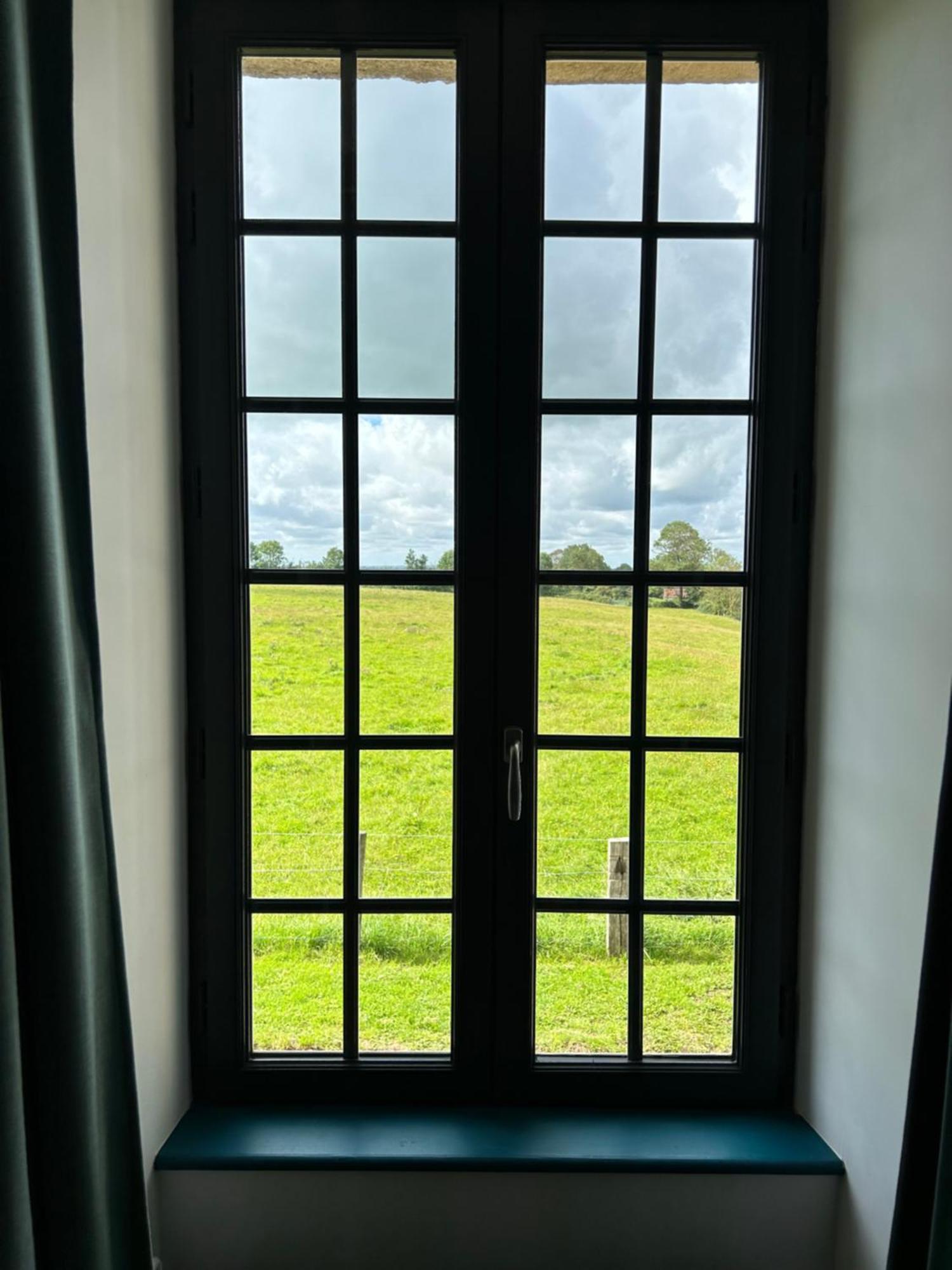 Chateau De Franquetot & D Day Collins Museum Sainte-Mère-Église Екстериор снимка