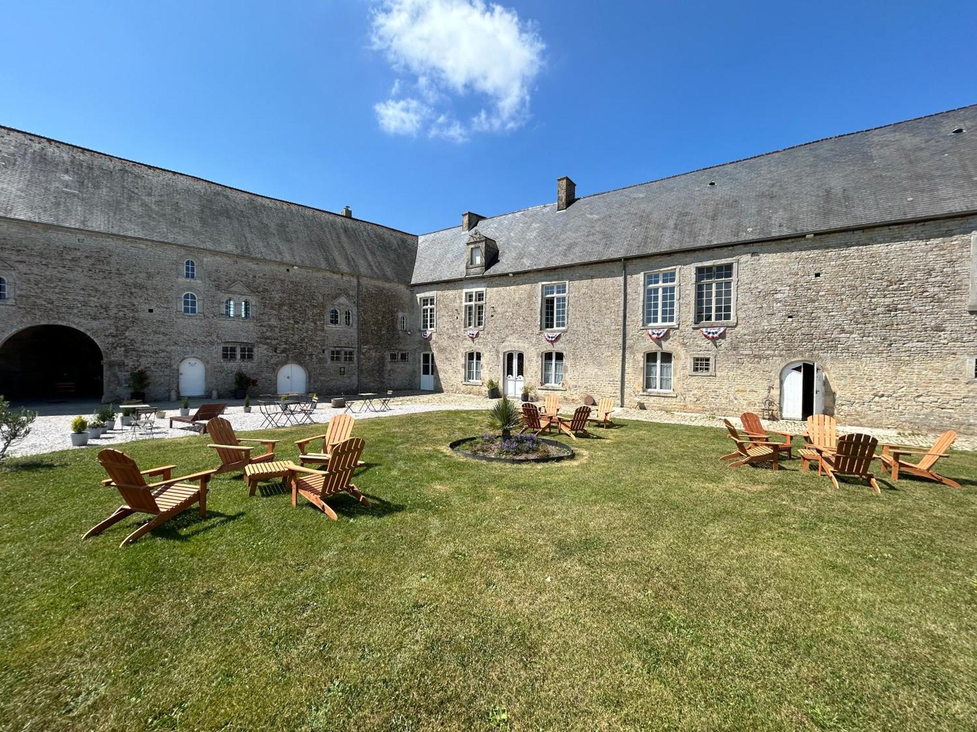 Chateau De Franquetot & D Day Collins Museum Sainte-Mère-Église Екстериор снимка